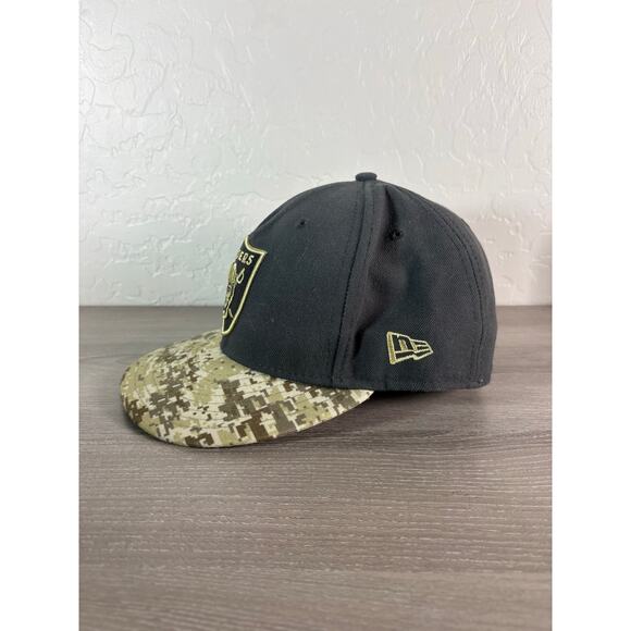 Las Vegas Raiders NFL Salute to Service Camo New Era Hat Men's Size 7 1/2- EUC - Picture 3 of 6
